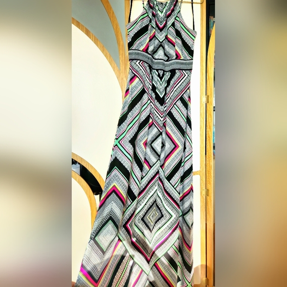 Dynamite High Neck Adjustable Strap Maxi Dress Bandana Style Print Size Medium - Picture 3 of 13